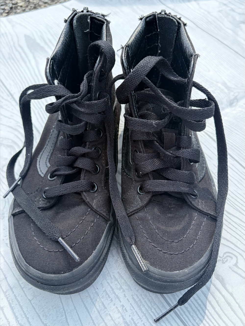 Vans Kids High-Top Canvas Sneakers in Black